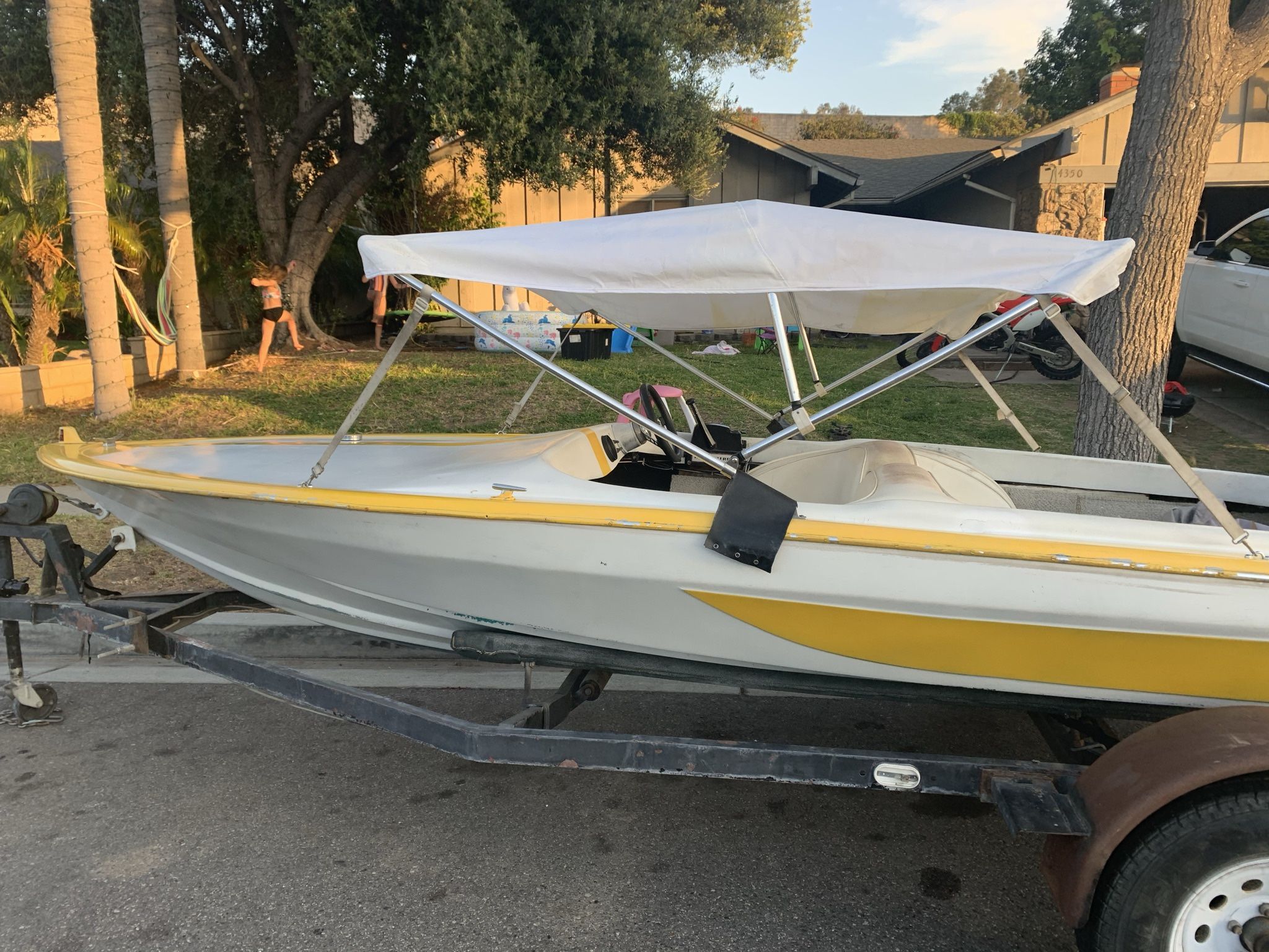 Tahiti Boat