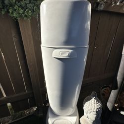 Playtex Diaper Genie Complete Diaper Pail (Used)