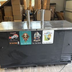 True TDD-3  69” 4 Tap Draft Beer Kegerator