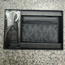 New Michael Kors Wallet & Keychain Set 
