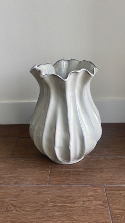 Decorative Ceramic Flower Vase / Planter