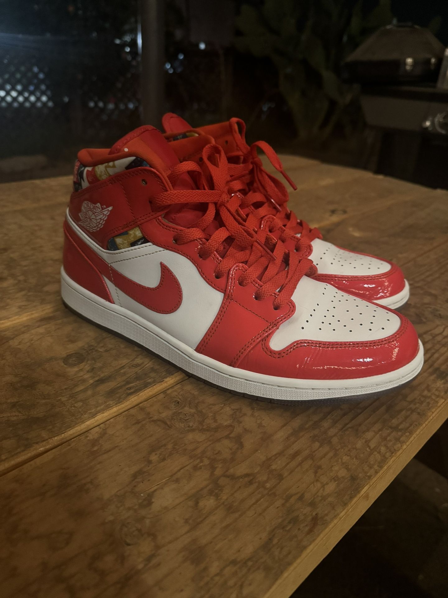 Jordan 1 Mid Size11