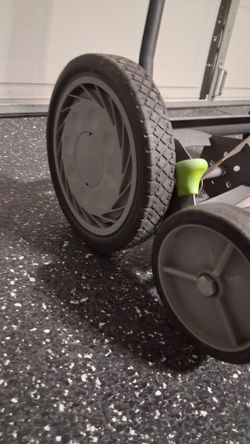 Push Reel Lawn Mower. 16inch wide