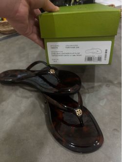 Tory Burch Chelsea Leather flip flop
