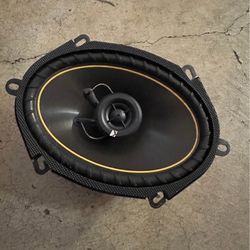 A pair of kicker 6 x 8 speakers