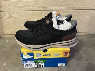 Size 9.5 Men’s Skechers Casual Shoes