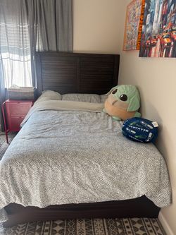 Bed - wood frame & headboard