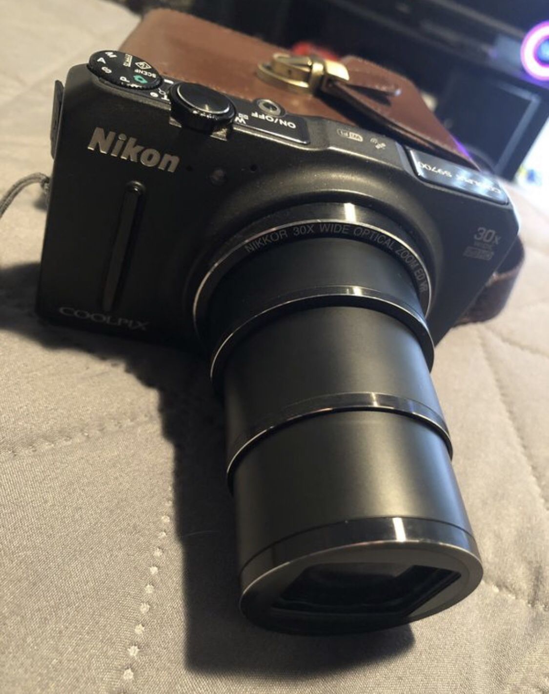 Digital camera Nikon built in WiFi 30x zoom