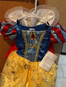 Disney Parks Princess Snow White Gown with Cape Brand New with tags! Size 3