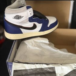 Jordan 1 Retro high OG Rare air kids size 5Y