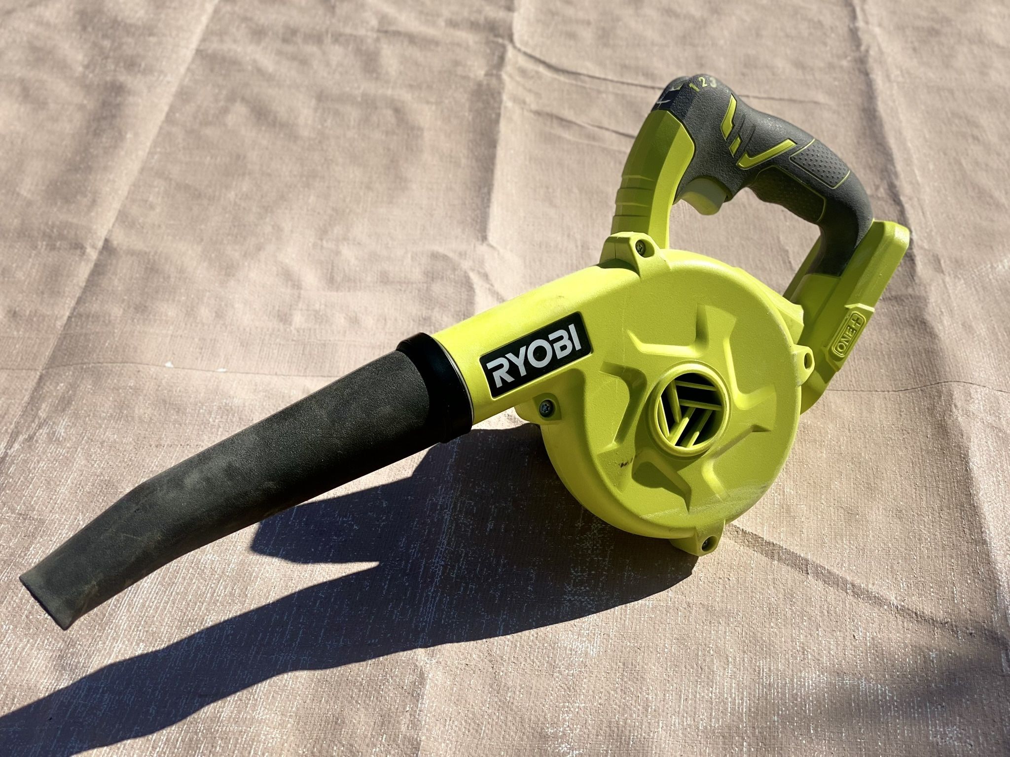 RYOBI Compact Workshop Blower ONE+ 18V Cordless