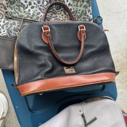 Dooney And Bourke Purse 