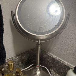 Magnify light up mirror  two sides
