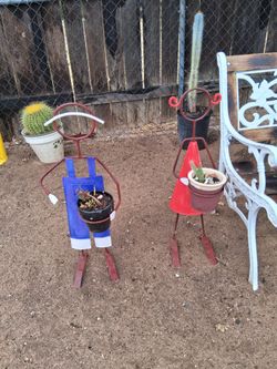 Metal Figure Garden Planter Stands Set of 2