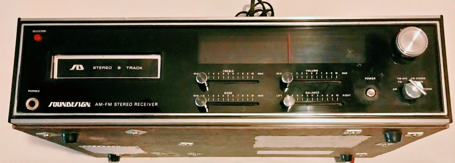 Soundesign/ Model 4454 (am/fm  8track Player/ Cassettes Included)