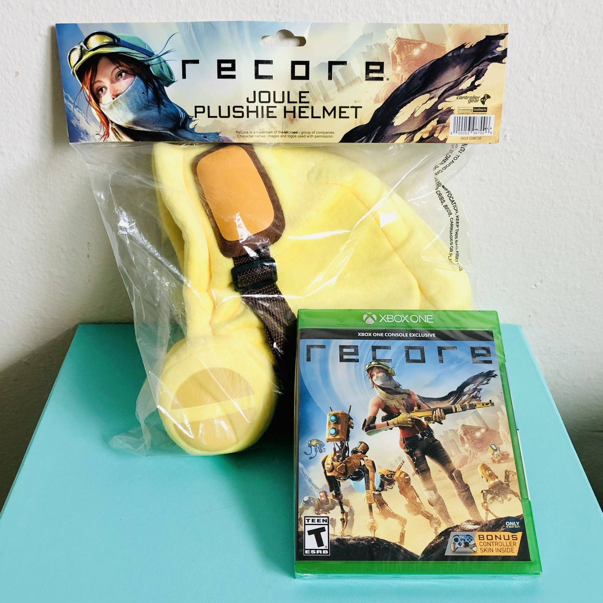Recore (Xbox One) + Joule Plushie Helmet