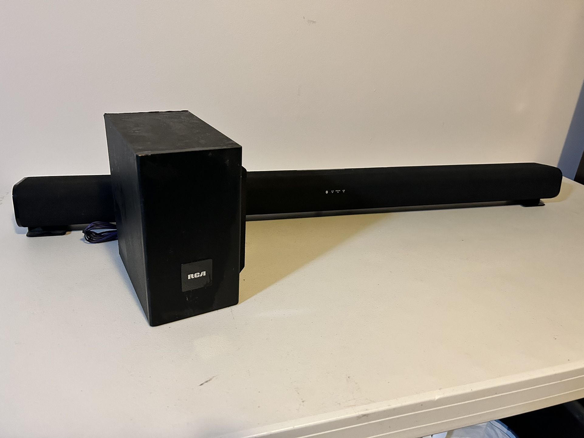 RCA Soundbar With subwoofer