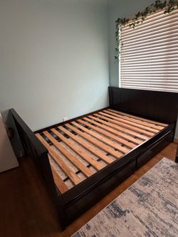 Full size bed & Dresser