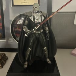Star Wars statue