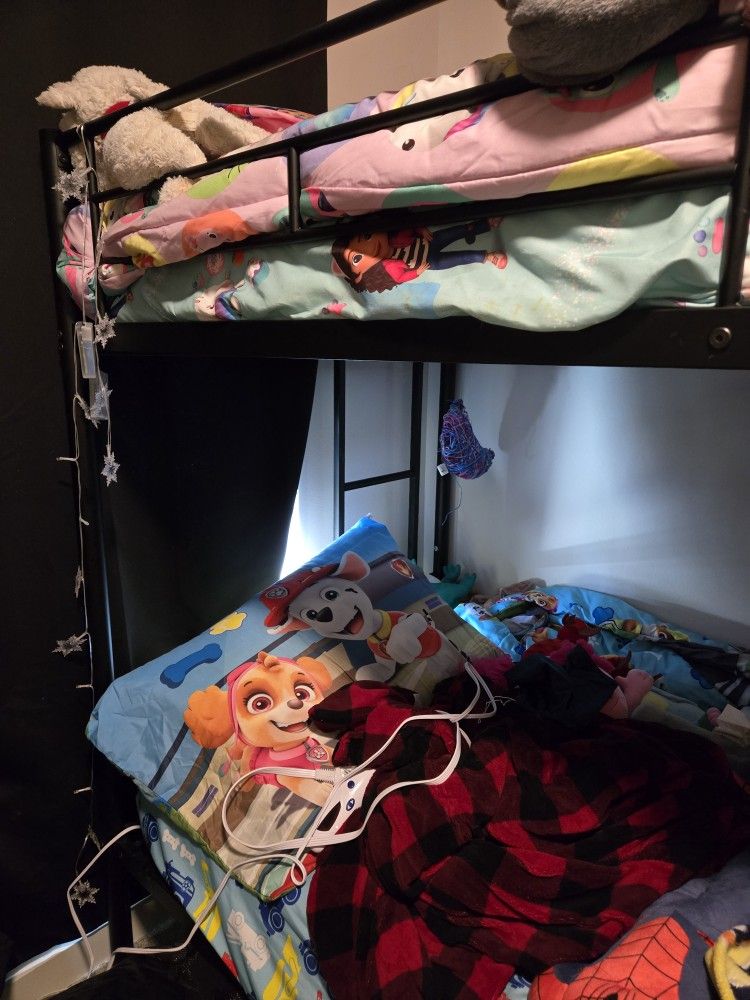 TWIN Bunk BED + Mattresses