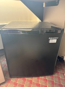 Mini fridge $100