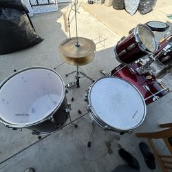 ACCLAIM DRUM SET 