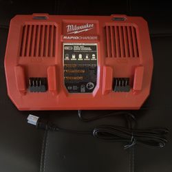 Milwaukee M18 18-Volt Lithium-Ion Dual Bay Rapid Battery Charger