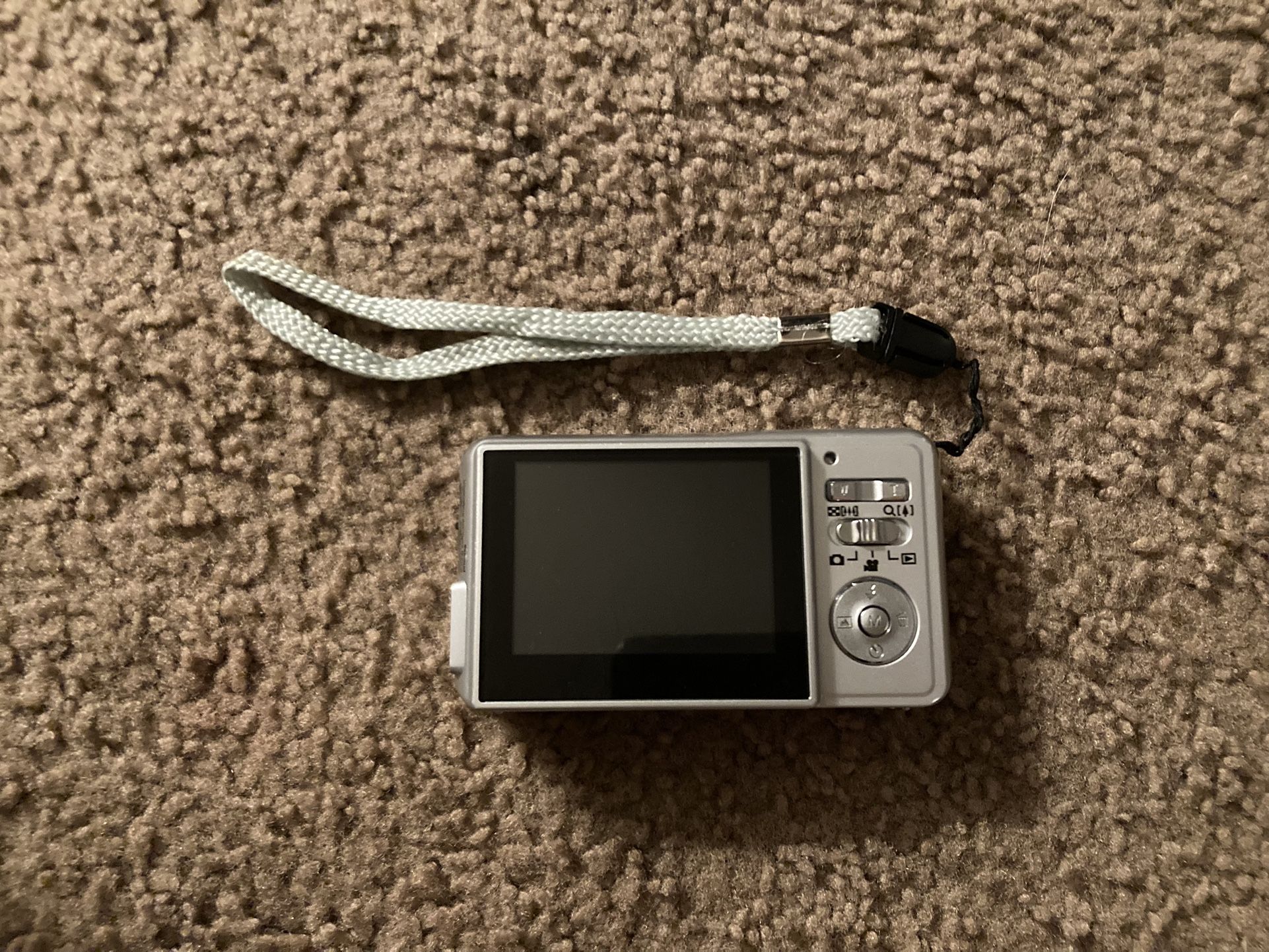 Digital Concepts 7.1 Megapixel 4x Zoom Digital Camera