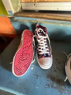 5 Pair size 6 & 8 CONVERSE