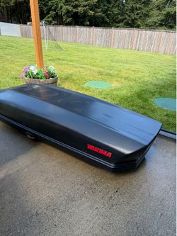 Yakima roof box and bars