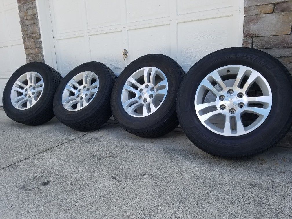 Excellent condition chev 2019 18" rims and michelin 265/65 R18 tires