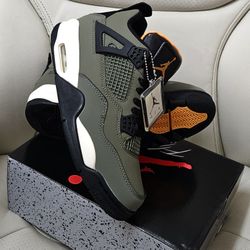 Jordan 4 Retro 