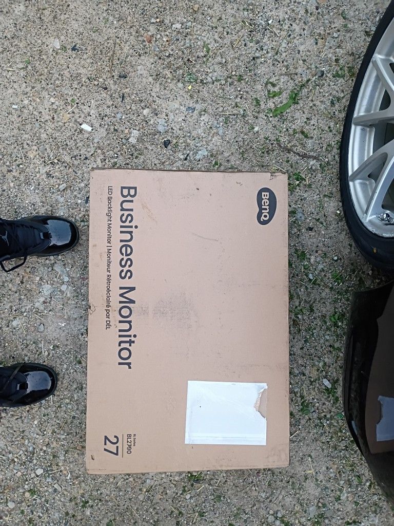 2 BenQ Business Monitors