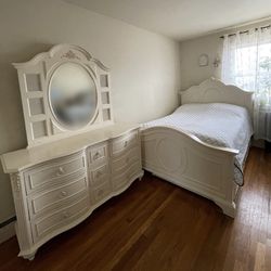Bedroom Set (FULL)  REAL WOOD 