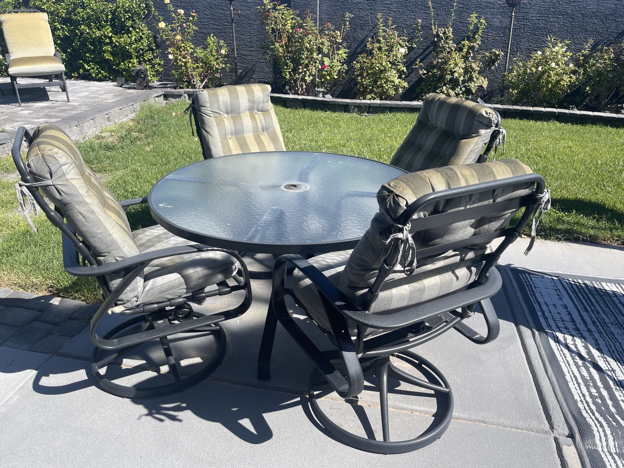 5 pieceTropitine Patio Set 