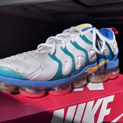 Nike Air VaporMax Plus – Men’s Size 11  Clean and well-kept pair in great condition. All VaporMax air units are solid with no leaks. Comfortable, ligh