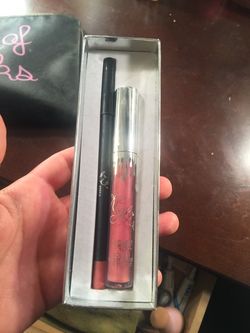 Kylie Lipstick with lipliner (KOKO K)