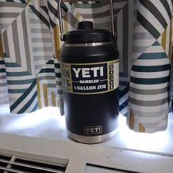 YETI Rambler 1 Gallon Jug With Magcap / Thermos / Cooler