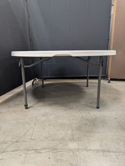 LIFETIME Round Folding Utility Table