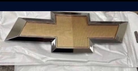 9.5 inch front grille bowtie emblem for older model silverado, tahoe & suburban