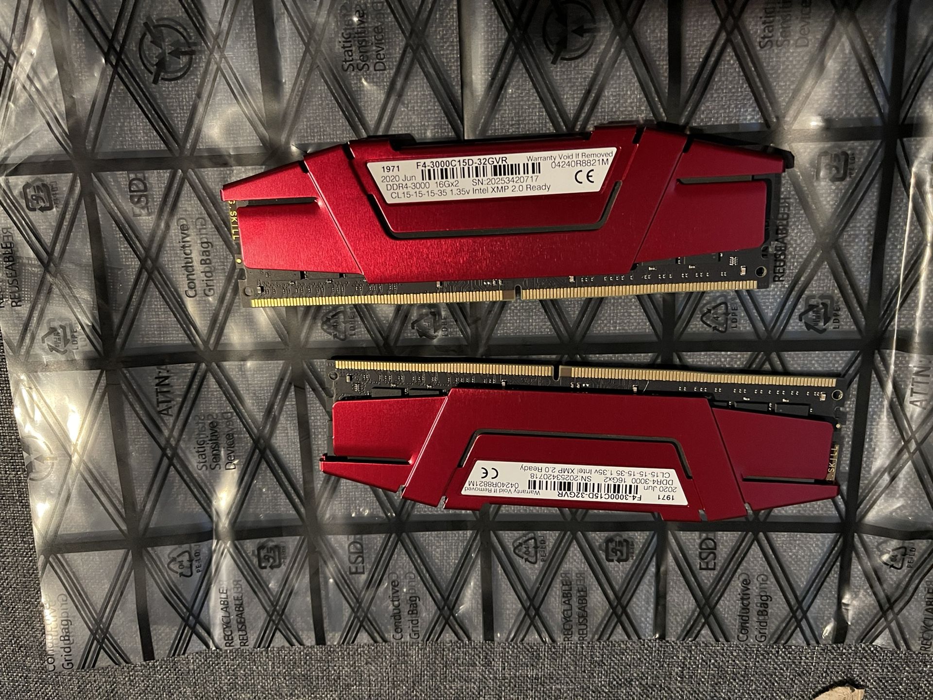 GSkill Ram F4-3000C15D-32GVR