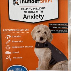 Thunder shirt Size Large For Dog Anxiety