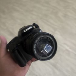 Canon EOS Rebel T3 With Lens 