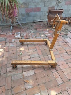 Engine  holder