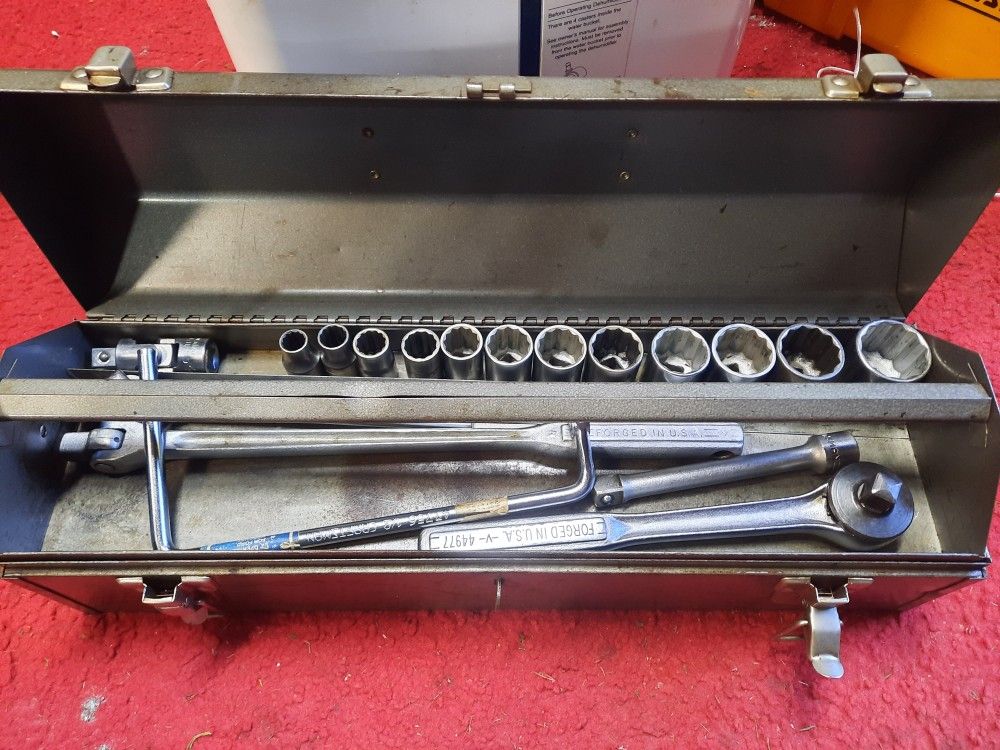 Nice old Craftsman Tool Box With 1/2 Drive V Series Tools