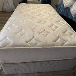 Twin Bed With Box Spring 