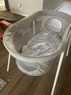 Unisex Bassinet (never used)
