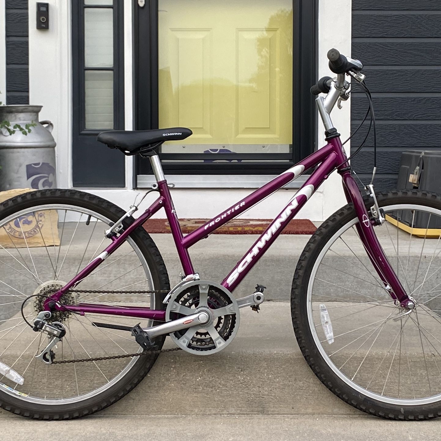 Women's schwinn frontier bike sale