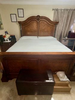 King Size Bedroom Set (Mattress NOT Included)