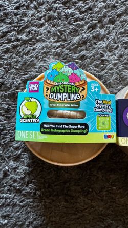 Mystery Dumpling Squishies – Green Holographic & Starlight Editions